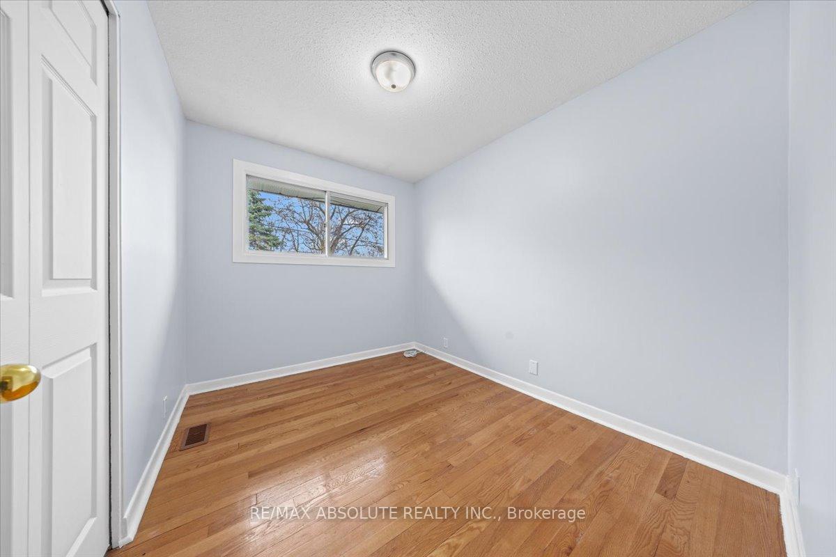 Photo 17 of 92 Cleadon Drive, Ottawa, Crystal Beach — HOMEH