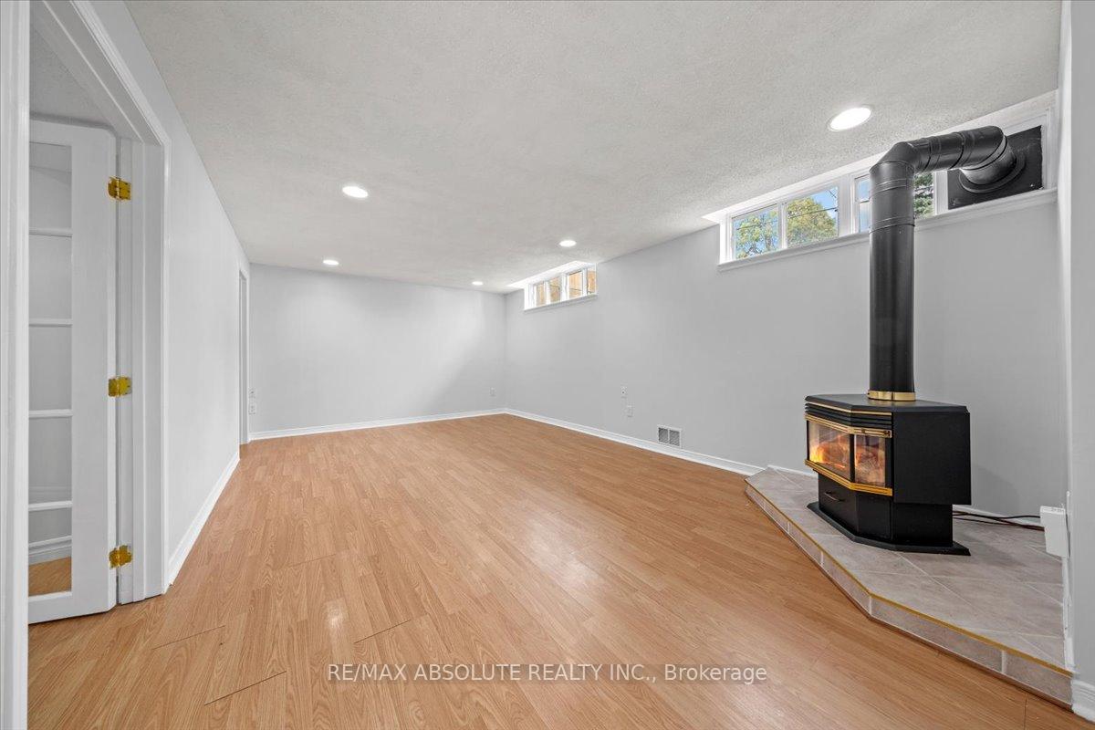Photo 20 of 92 Cleadon Drive, Ottawa, Crystal Beach — HOMEH