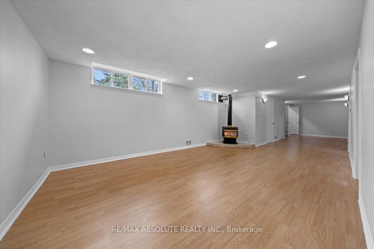 Photo 21 of 92 Cleadon Drive, Ottawa, Crystal Beach — HOMEH