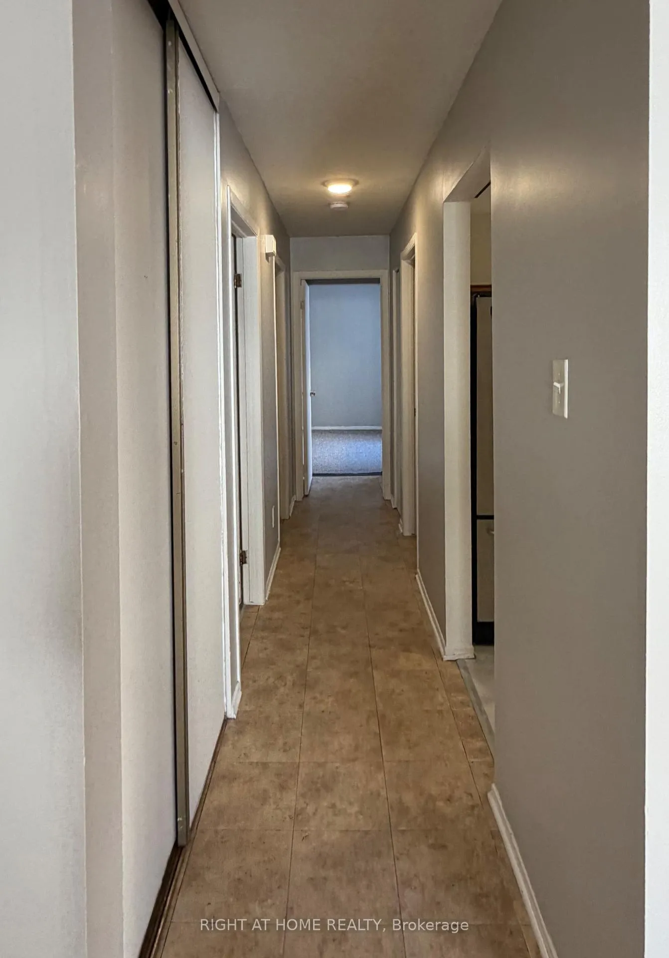 Photo 4 of Unit E, 1033 Cummings Avenue E, Ottawa, Cyrville — HOMEH