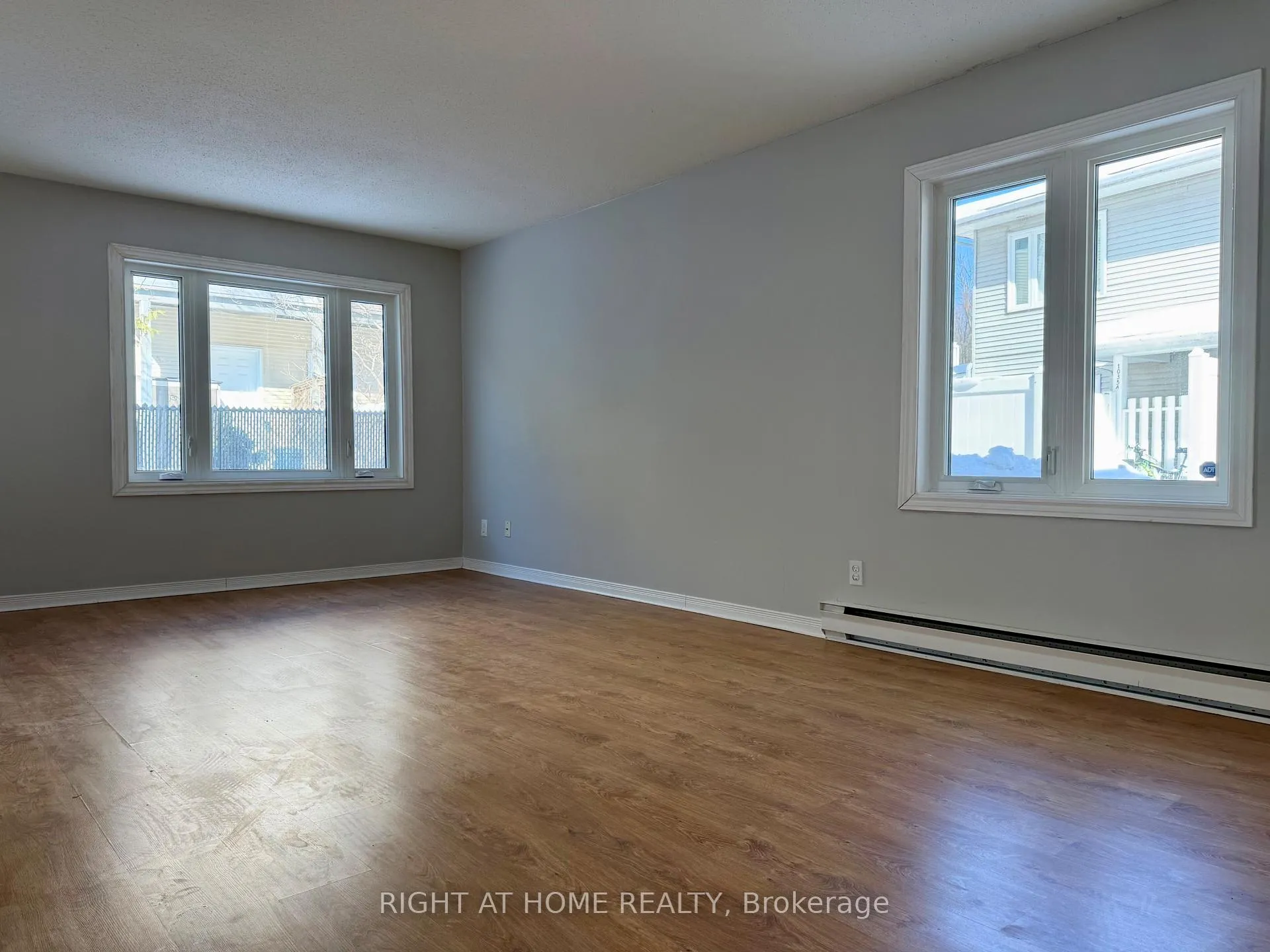 Photo 6 of Unit E, 1033 Cummings Avenue E, Ottawa, Cyrville — HOMEH