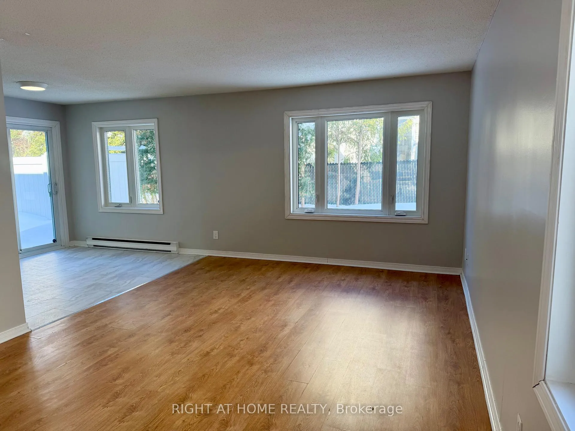 Photo 7 of Unit E, 1033 Cummings Avenue E, Ottawa, Cyrville — HOMEH