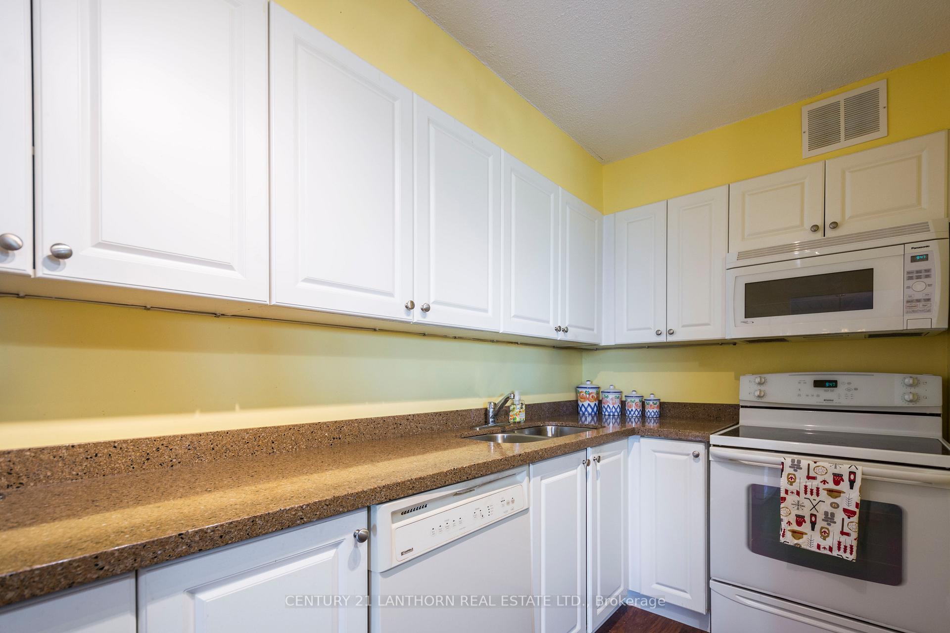 Photo 15 of Unit 1102, 344 Front Street, Belleville, Belleville Ward — HOMEH