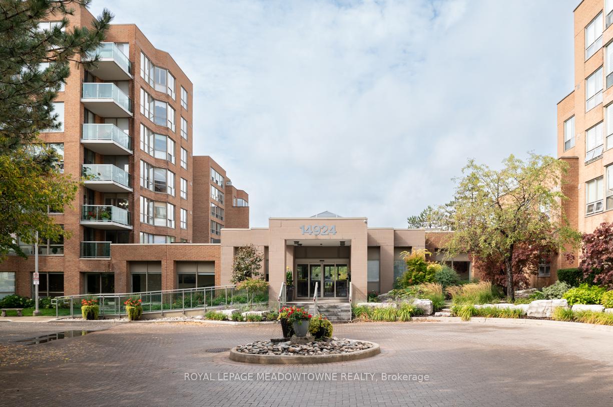 Photo 1 of Unit 201, 14924 Yonge Street, Aurora, Aurora Highlands — HOMEH