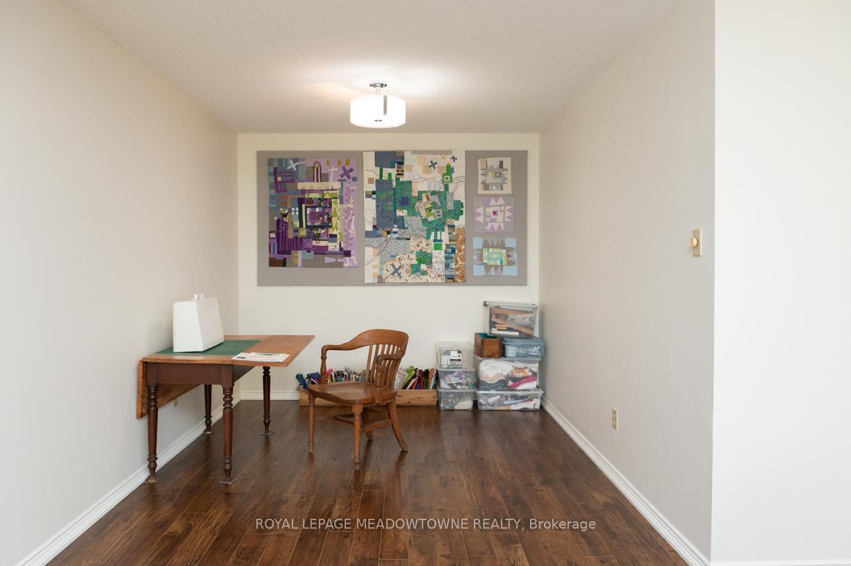 Photo 11 of Unit 201, 14924 Yonge Street, Aurora, Aurora Highlands — HOMEH