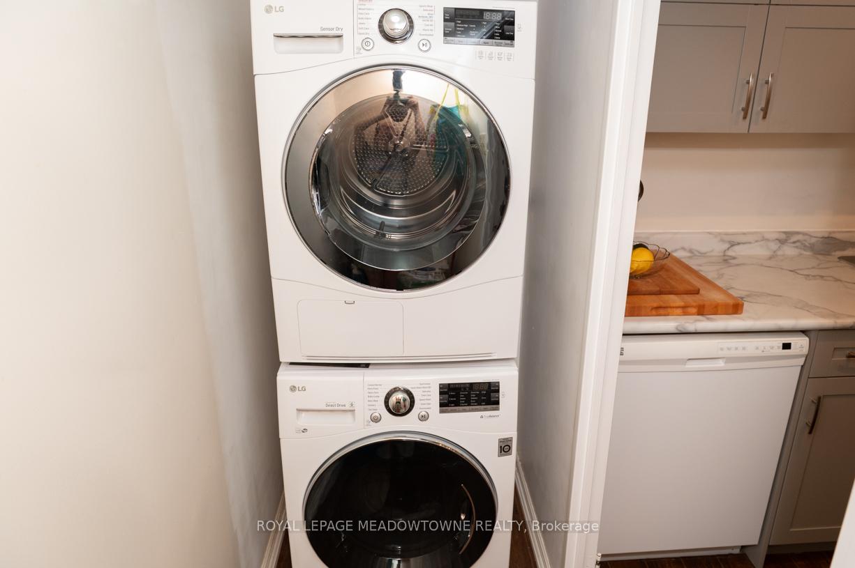 Photo 16 of Unit 201, 14924 Yonge Street, Aurora, Aurora Highlands — HOMEH
