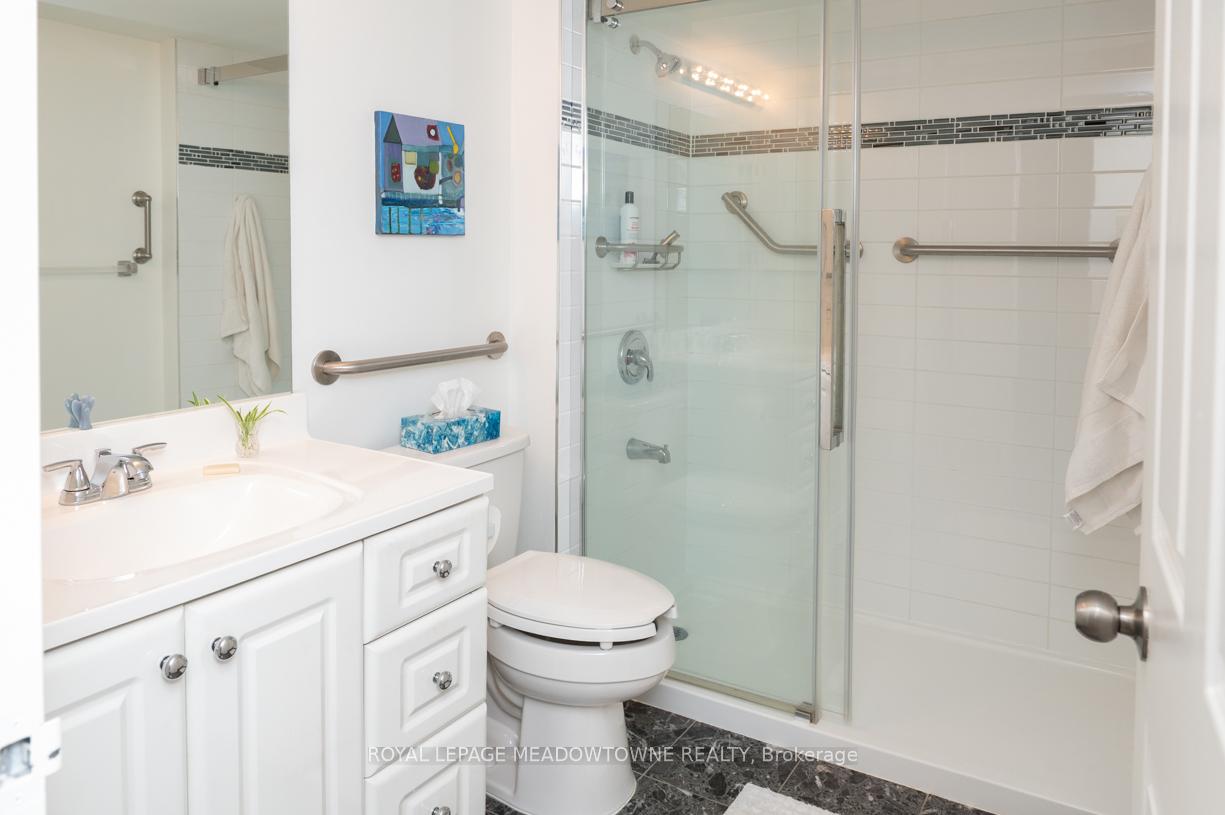 Photo 20 of Unit 201, 14924 Yonge Street, Aurora, Aurora Highlands — HOMEH