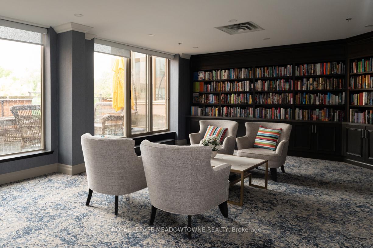 Photo 23 of Unit 201, 14924 Yonge Street, Aurora, Aurora Highlands — HOMEH