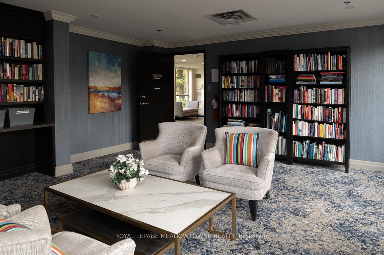 Photo 24 of Unit 201, 14924 Yonge Street, Aurora, Aurora Highlands — HOMEH