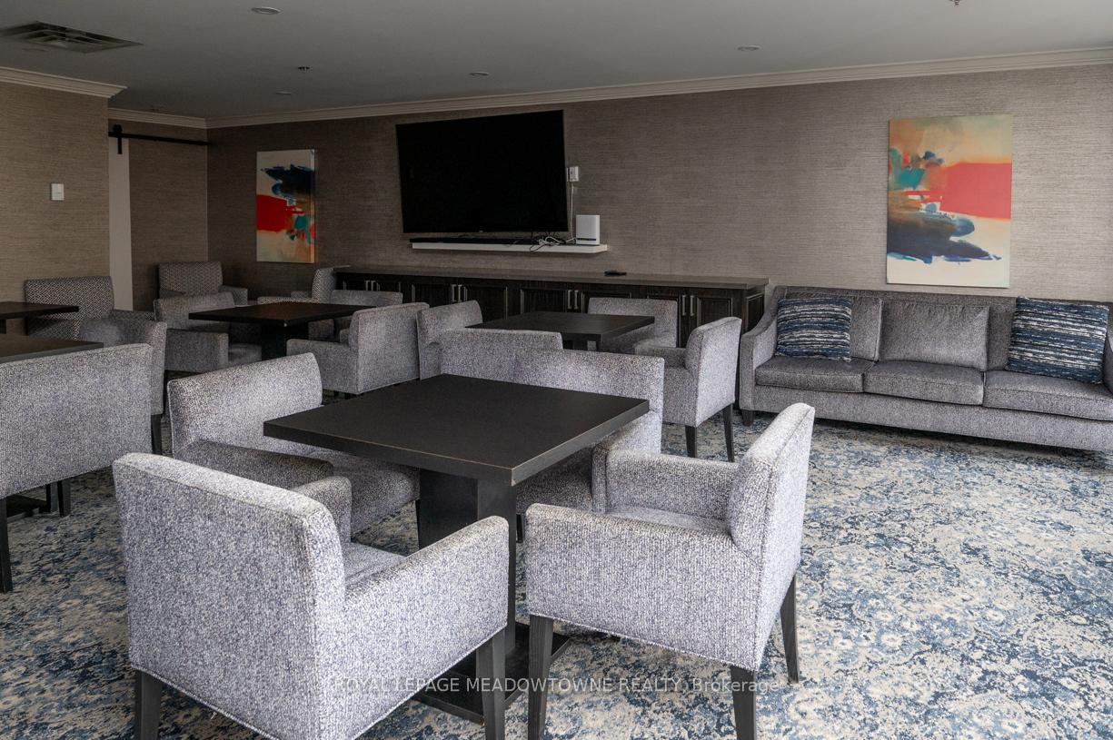 Photo 25 of Unit 201, 14924 Yonge Street, Aurora, Aurora Highlands — HOMEH