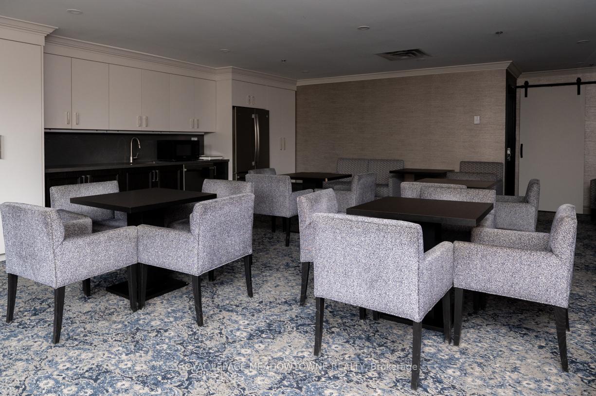 Photo 26 of Unit 201, 14924 Yonge Street, Aurora, Aurora Highlands — HOMEH