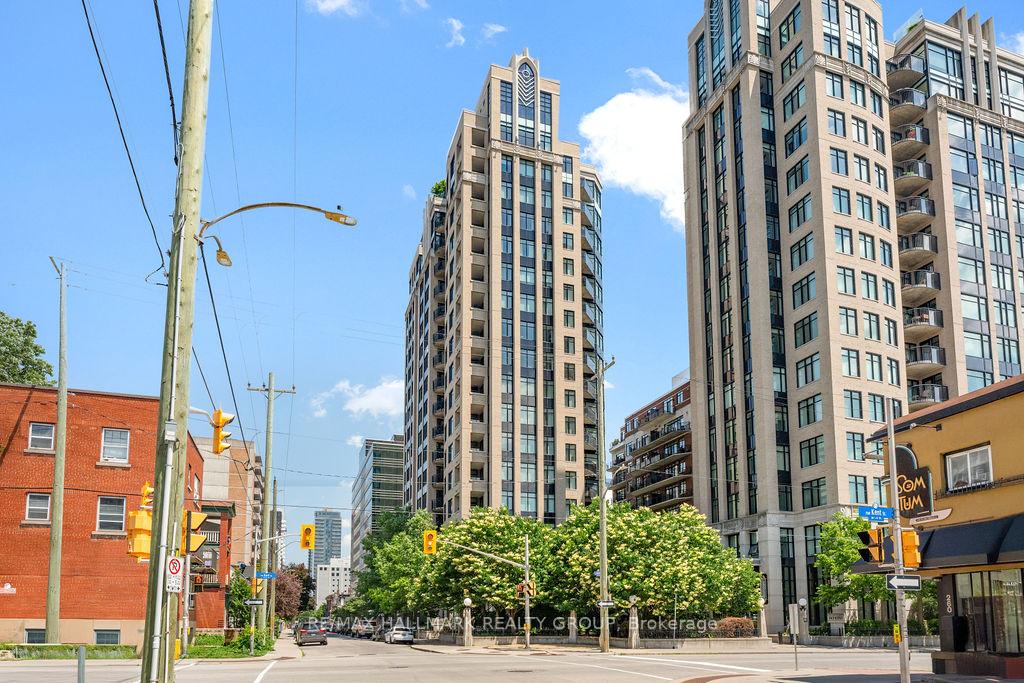 Front of Unit 514, 235 Kent Street