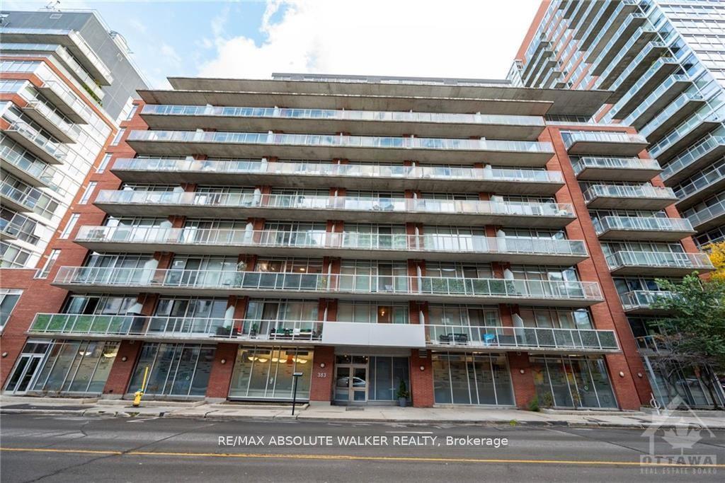 Front of Unit PH910, 383 Cumberland Street