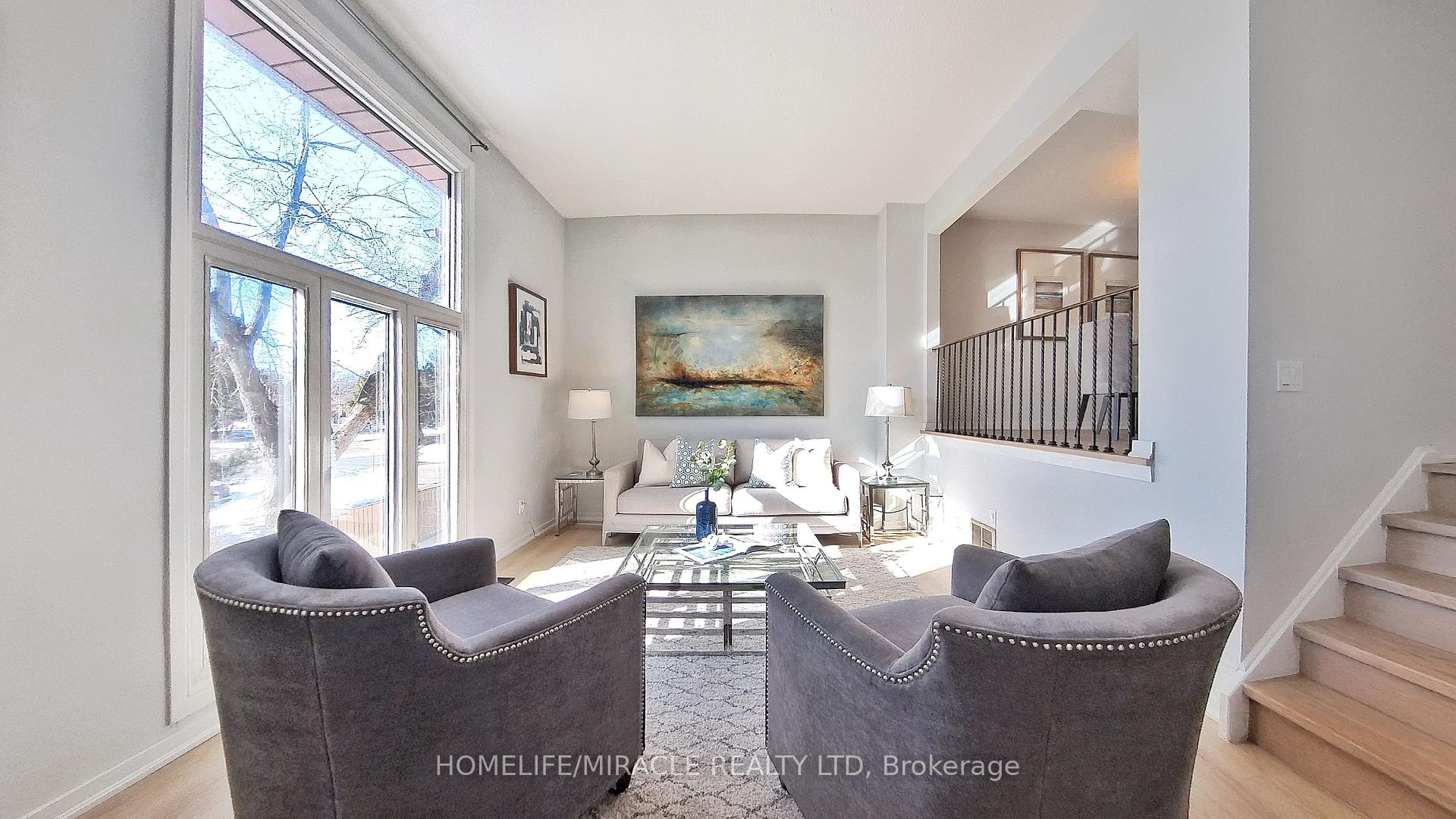 Photo 2 of 16 Thatchers Mill Way, Markham, Bullock — HOMEH