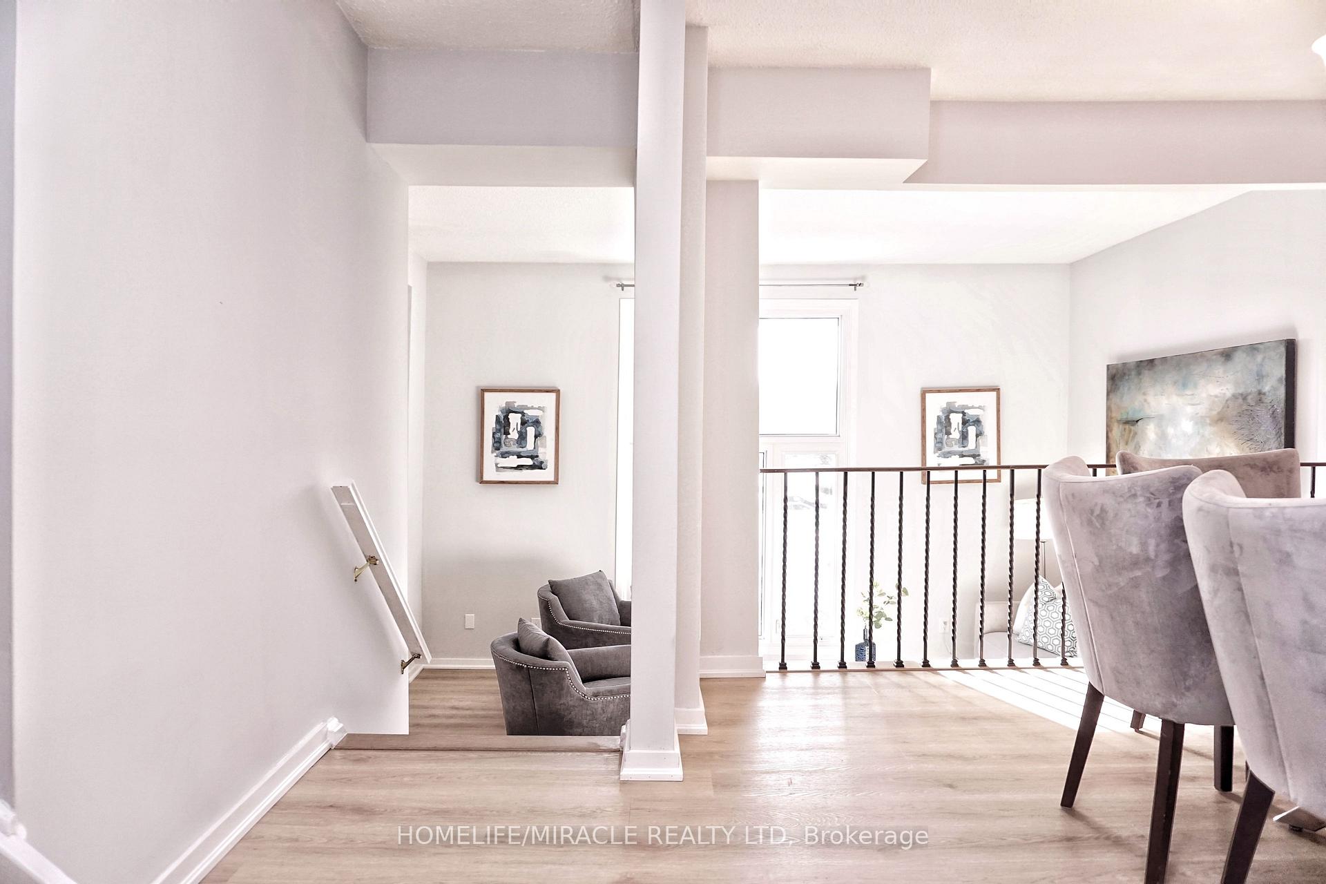 Photo 4 of 16 Thatchers Mill Way, Markham, Bullock — HOMEH