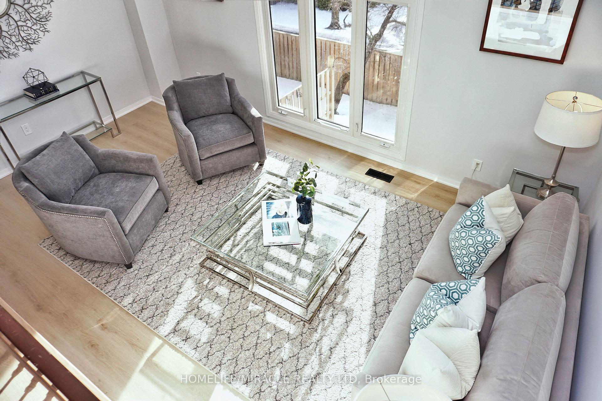 Photo 10 of 16 Thatchers Mill Way, Markham, Bullock — HOMEH