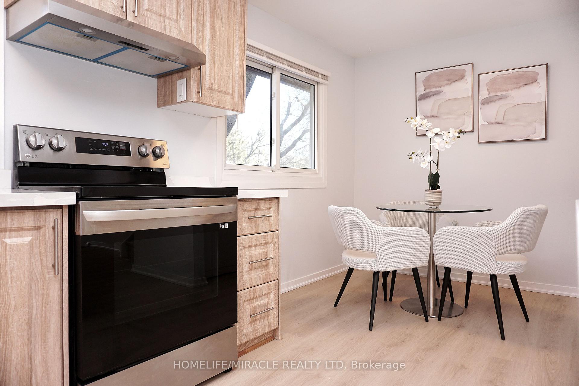 Photo 16 of 16 Thatchers Mill Way, Markham, Bullock — HOMEH
