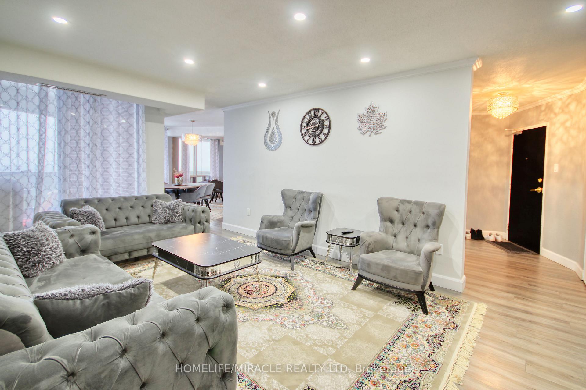 Photo 8 of Unit Ph-2, 150 Neptune Drive, Toronto, Bedford Park-Nortown — HOMEH