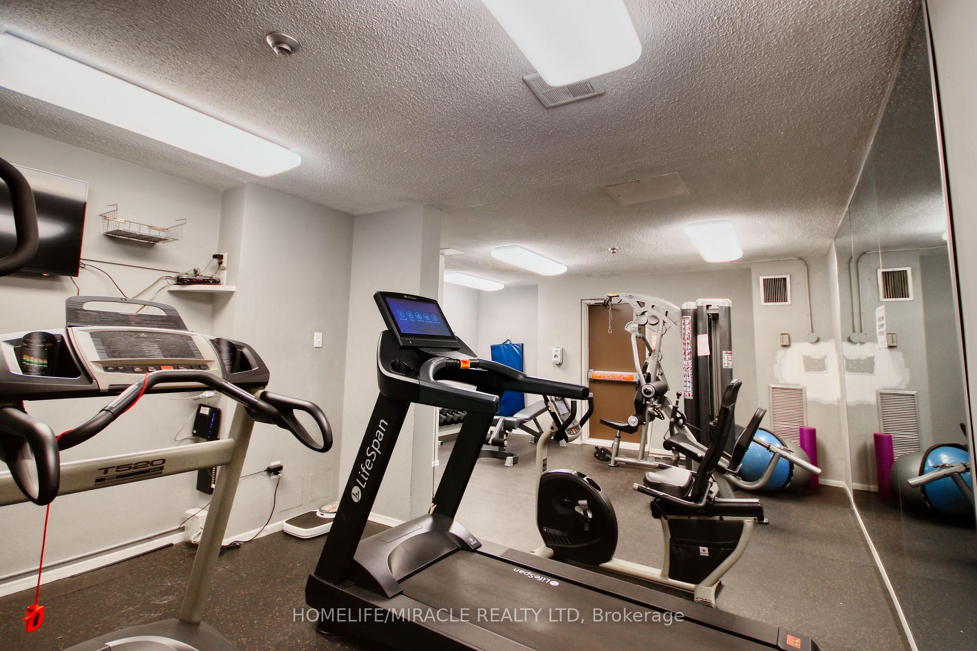 Photo 16 of Unit Ph-2, 150 Neptune Drive, Toronto, Bedford Park-Nortown — HOMEH