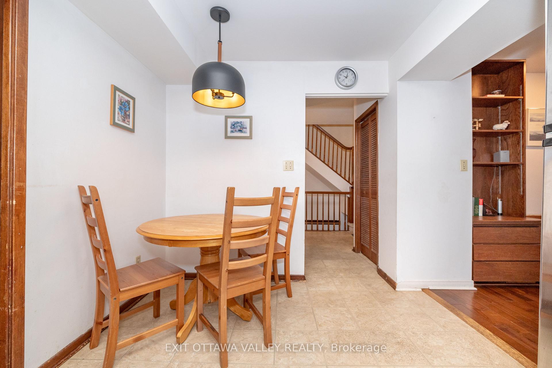 Photo 7 of 136 Frontenac Crescent, Deep River — HOMEH