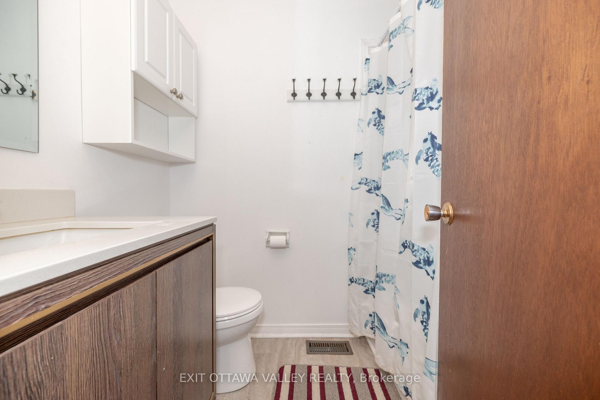 Photo 18 of 136 Frontenac Crescent, Deep River — HOMEH