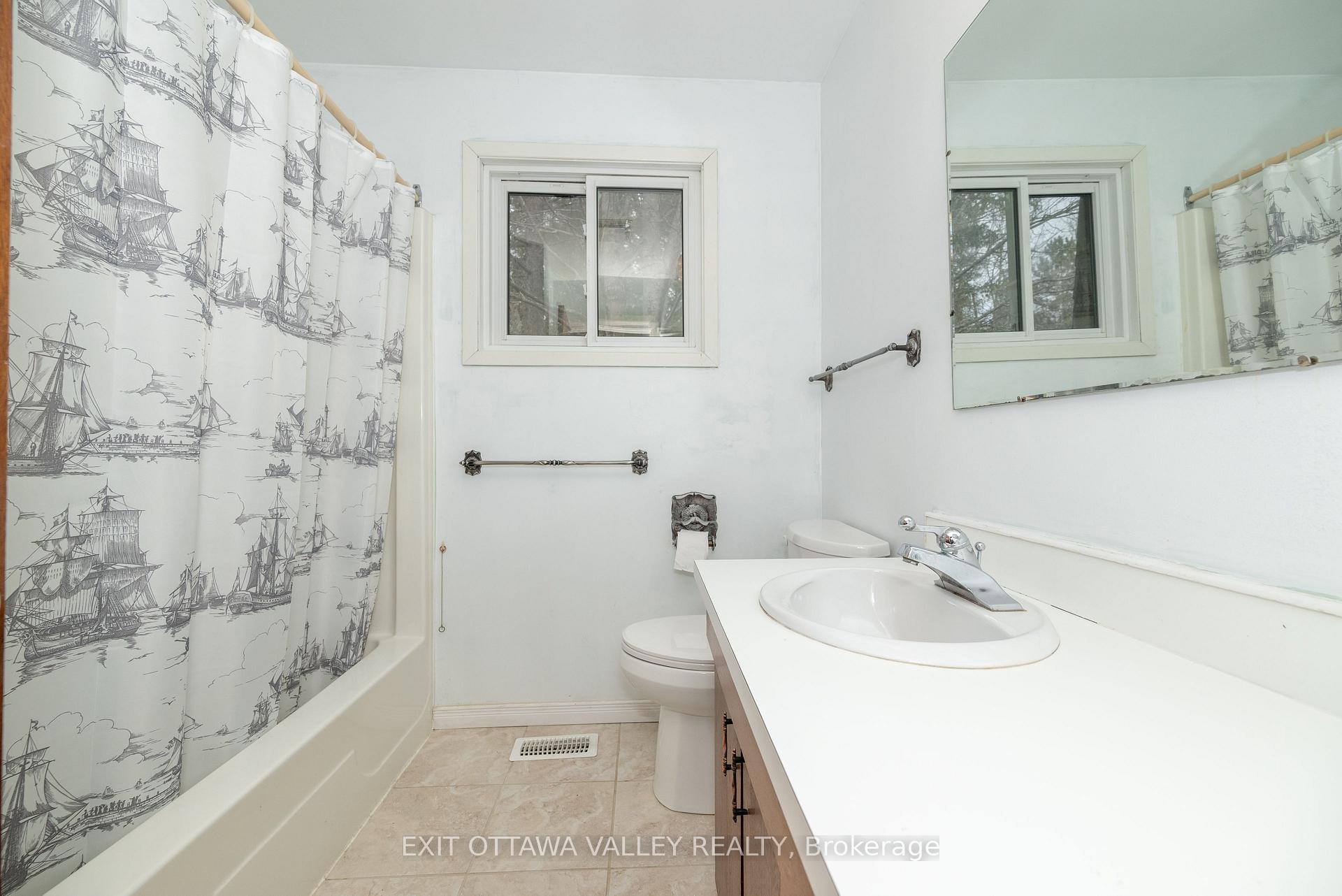 Photo 25 of 136 Frontenac Crescent, Deep River — HOMEH