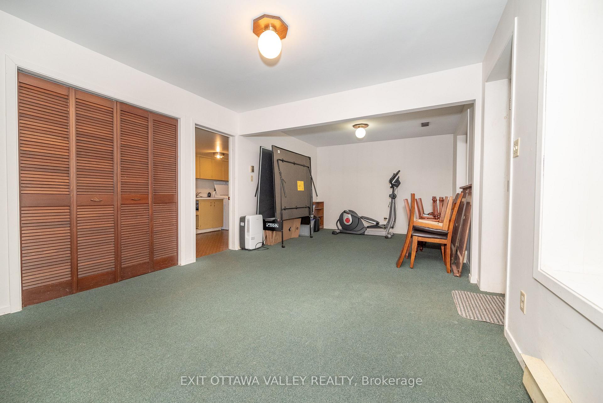Photo 31 of 136 Frontenac Crescent, Deep River — HOMEH