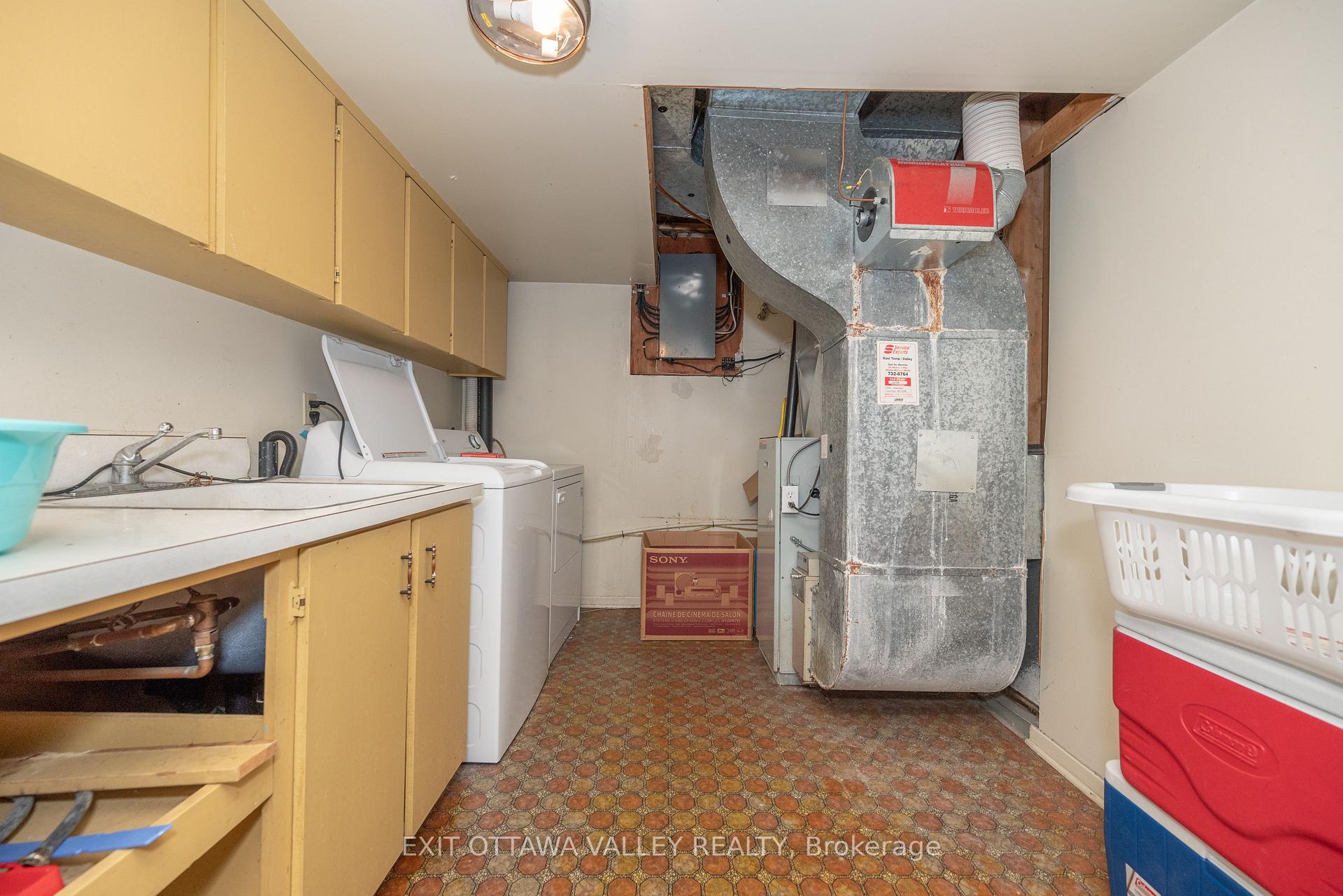 Photo 35 of 136 Frontenac Crescent, Deep River — HOMEH