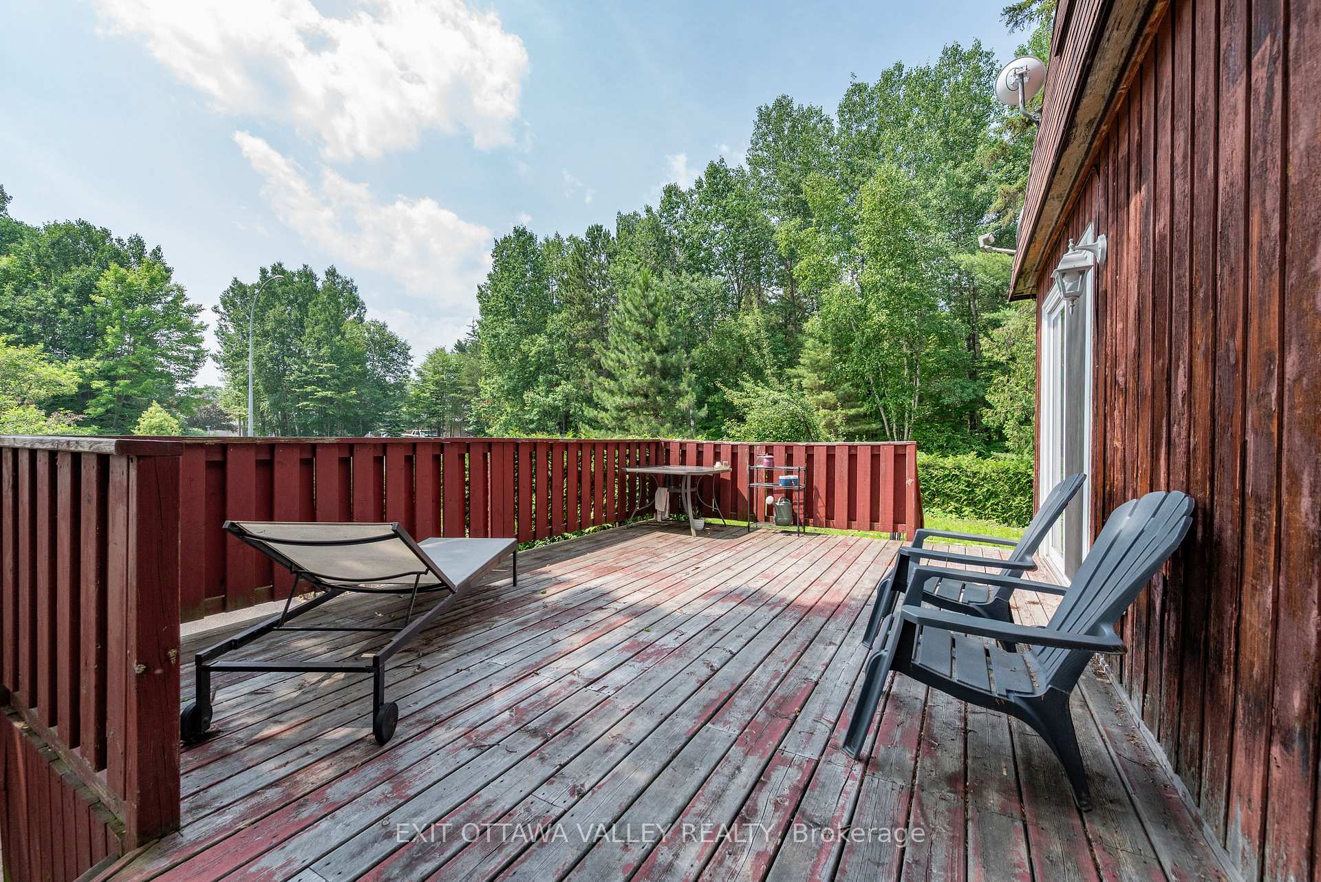 Photo 32 of 136 Frontenac Crescent, Deep River — HOMEH