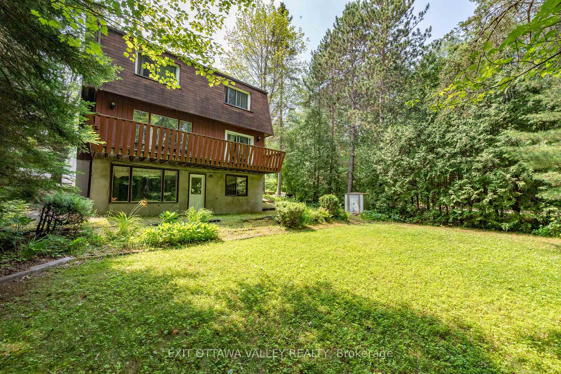 Photo 36 of 136 Frontenac Crescent, Deep River — HOMEH