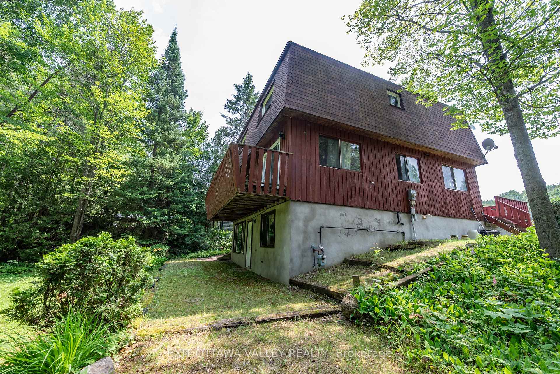 Photo 33 of 136 Frontenac Crescent, Deep River — HOMEH