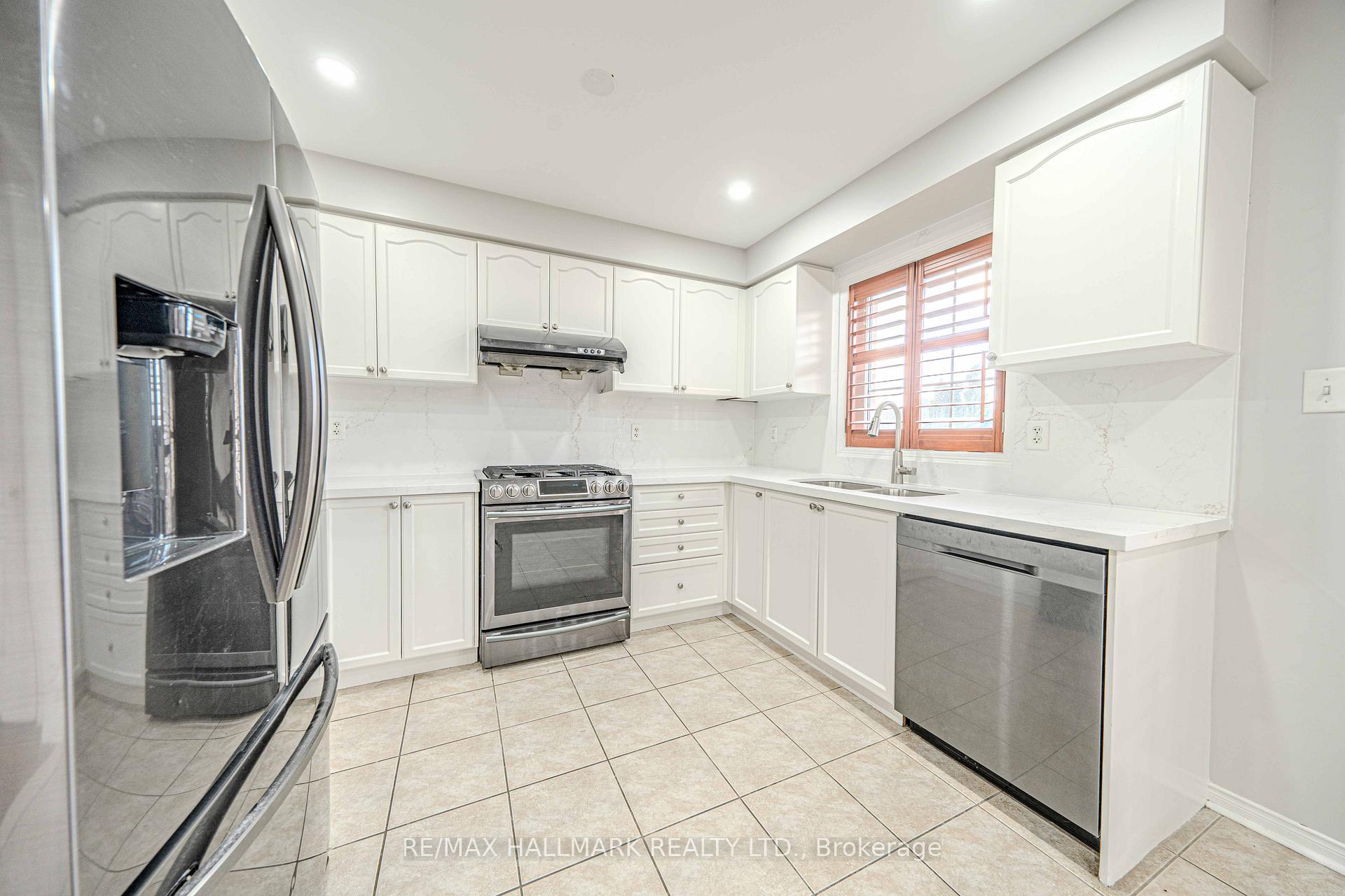 Photo 17 of 2 Decourcy Ireland Circle, Ajax, Northeast Ajax — HOMEH