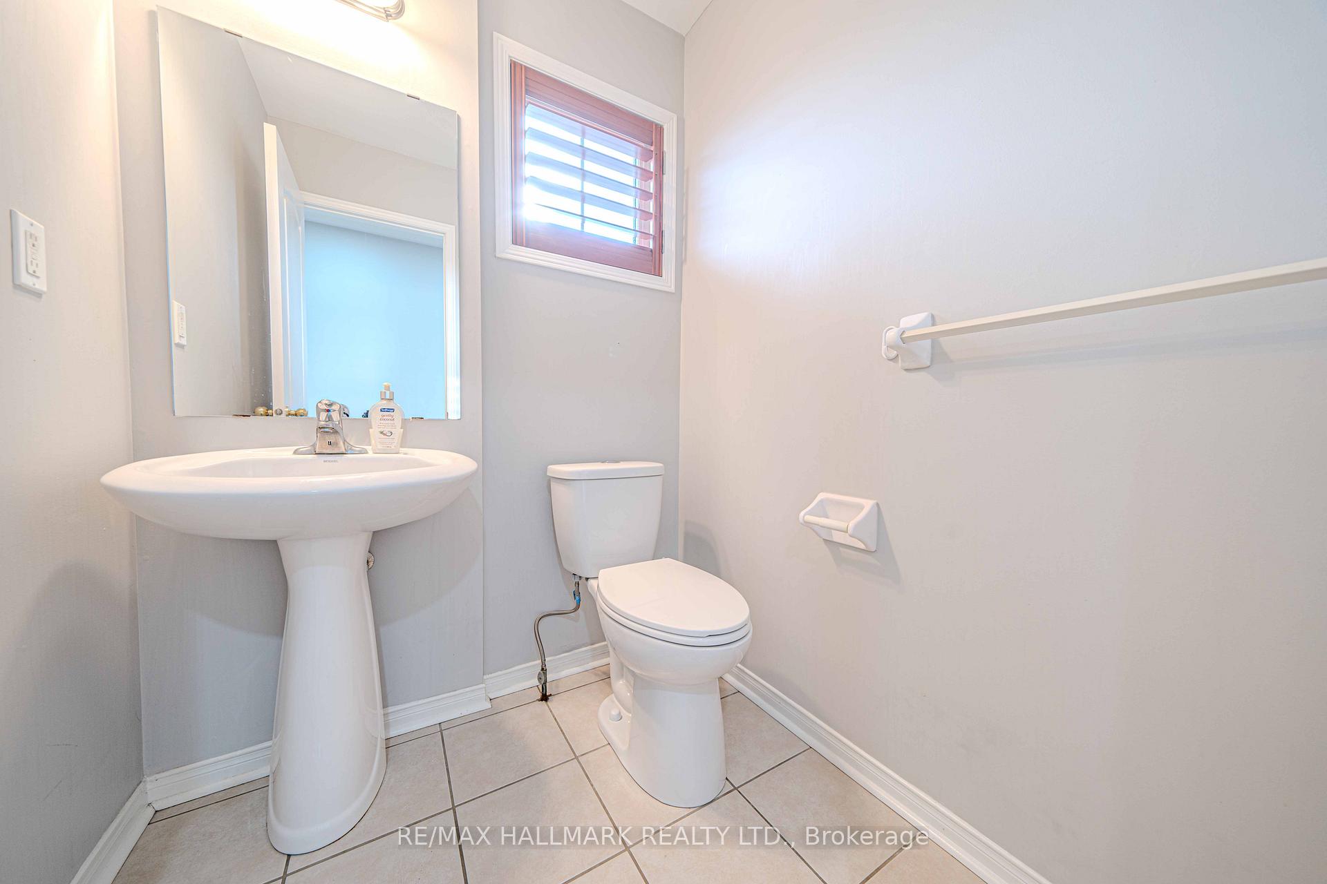Photo 20 of 2 Decourcy Ireland Circle, Ajax, Northeast Ajax — HOMEH
