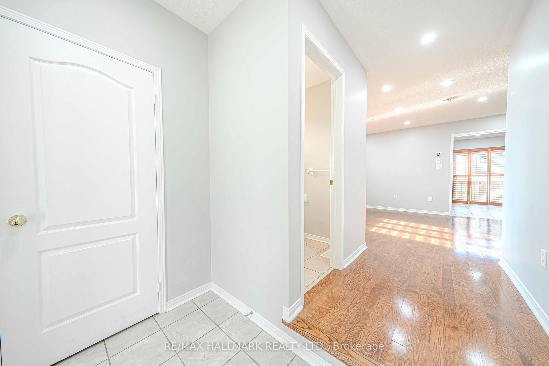 Photo 24 of 2 Decourcy Ireland Circle, Ajax, Northeast Ajax — HOMEH