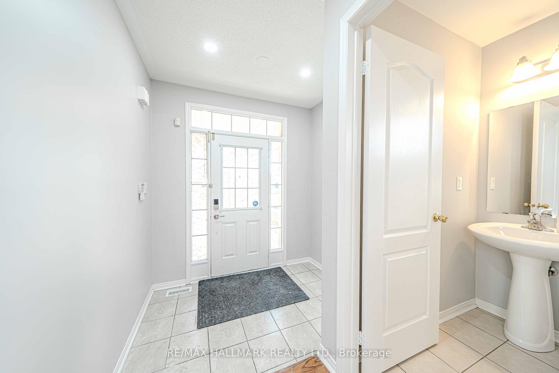 Photo 26 of 2 Decourcy Ireland Circle, Ajax, Northeast Ajax — HOMEH