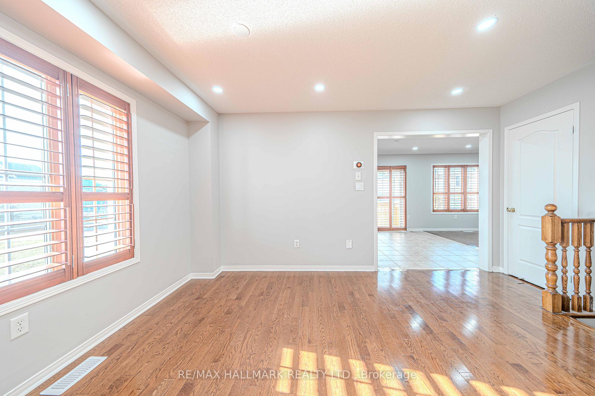 Photo 29 of 2 Decourcy Ireland Circle, Ajax, Northeast Ajax — HOMEH