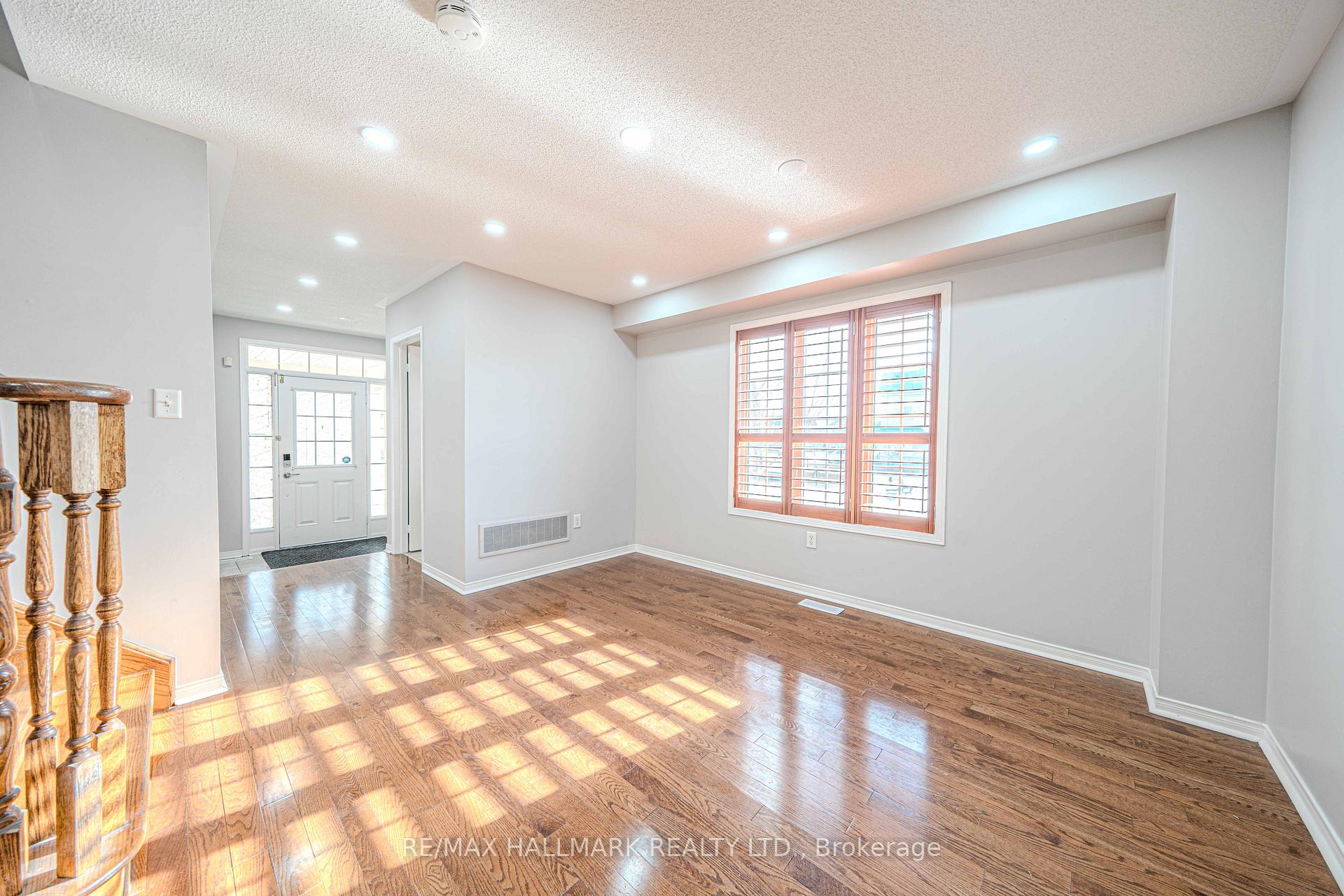 Photo 33 of 2 Decourcy Ireland Circle, Ajax, Northeast Ajax — HOMEH