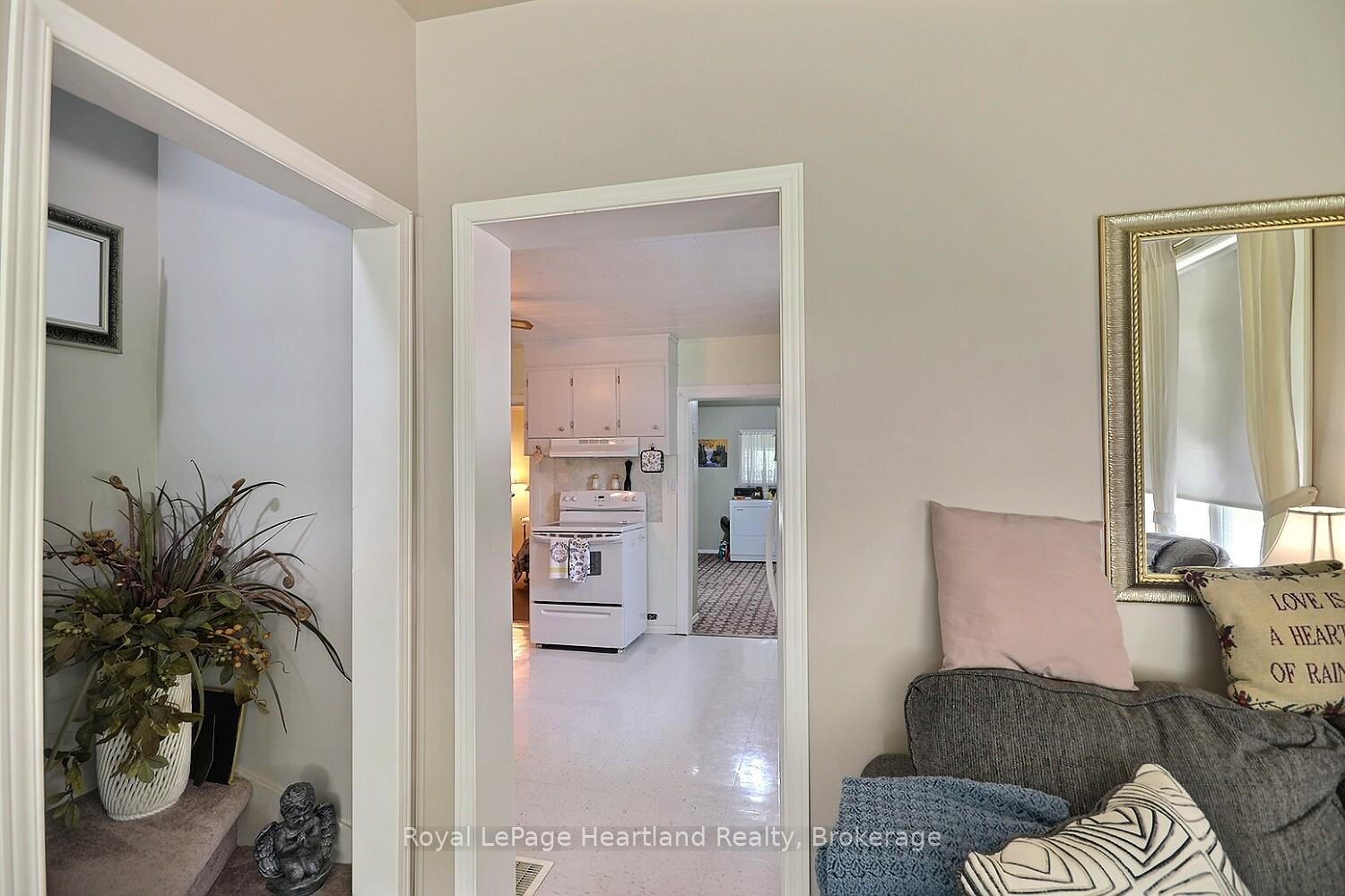 Photo 3 of 378 Victoria Street, Central Huron, Clinton — HOMEH