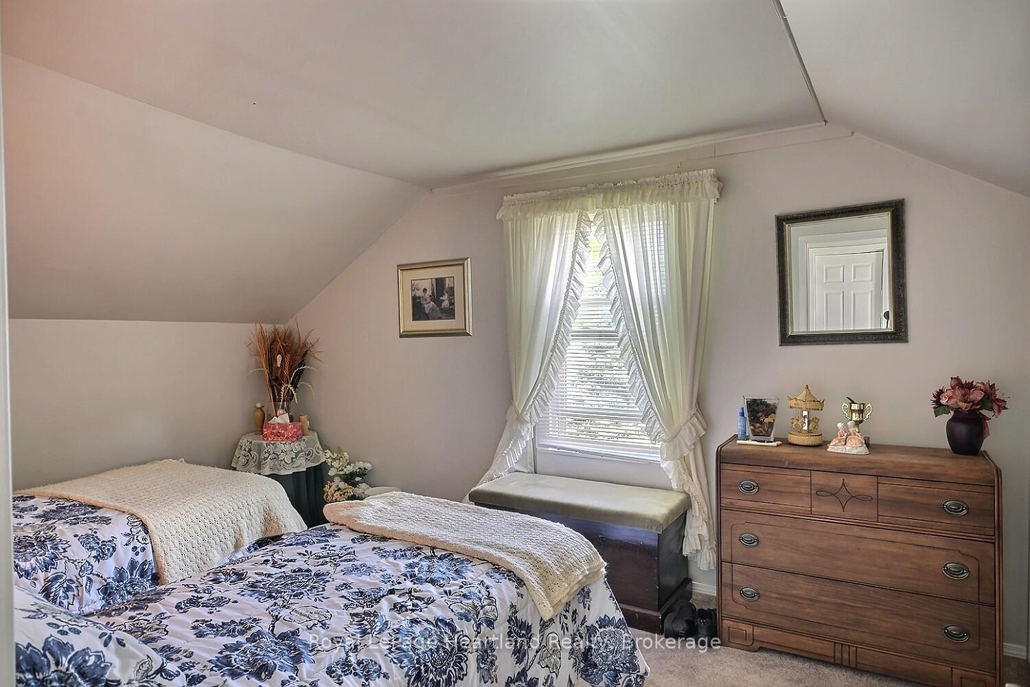 Photo 7 of 378 Victoria Street, Central Huron, Clinton — HOMEH