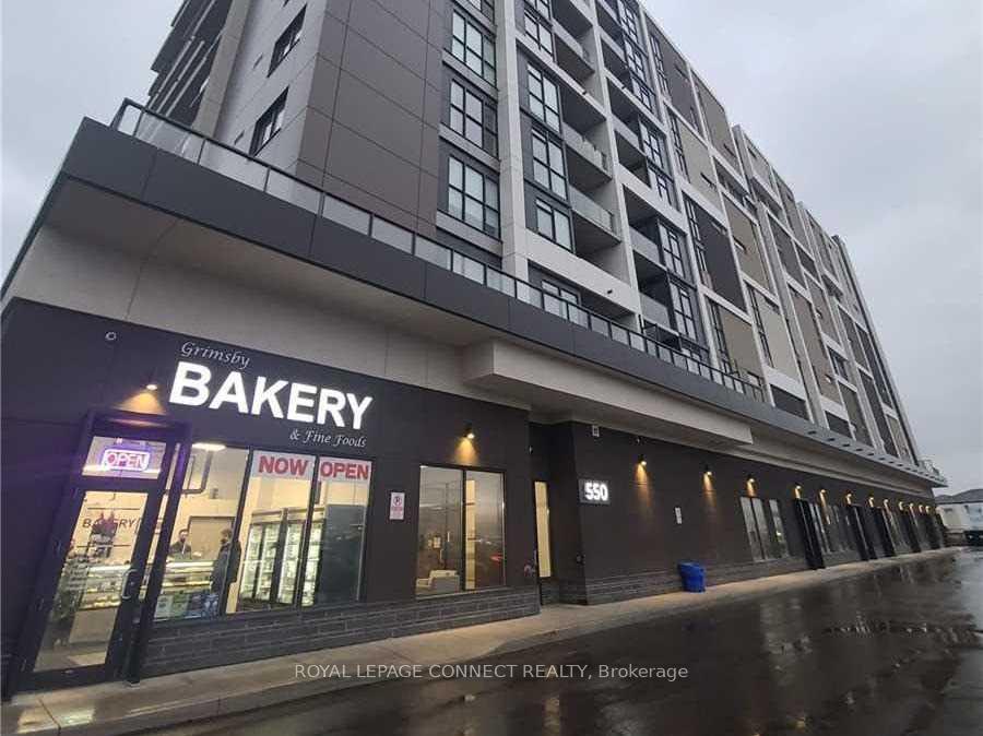 Front of Unit 606, 550 North Service Road