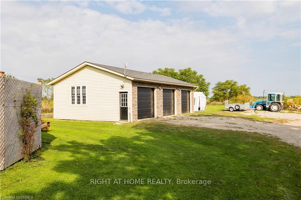 Photo 10 of 489 Cockshutt Road, Brant, Brantford Twp — HOMEH
