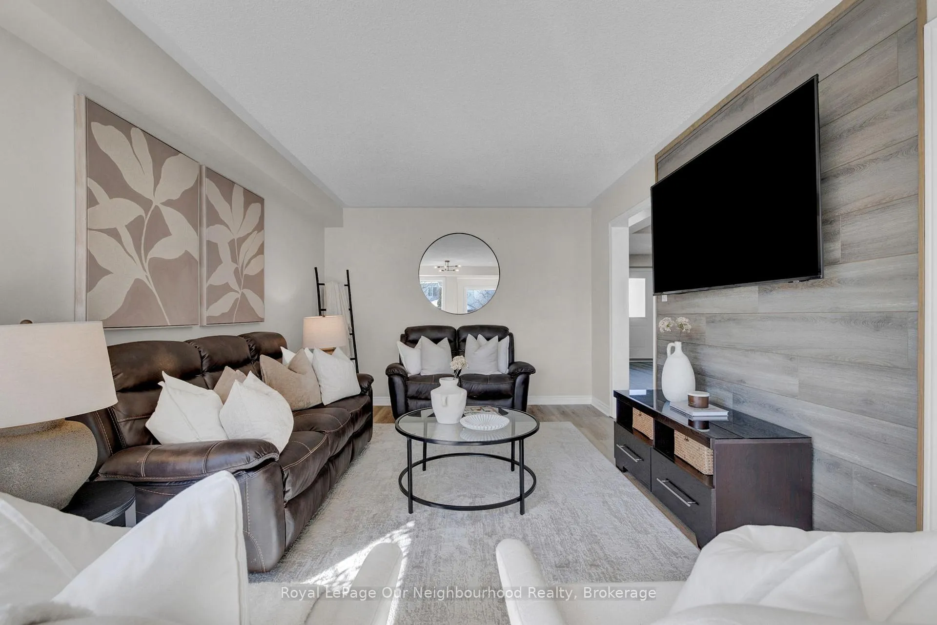 Photo 10 of 31 Brownstone Crescent, Clarington, Courtice — HOMEH