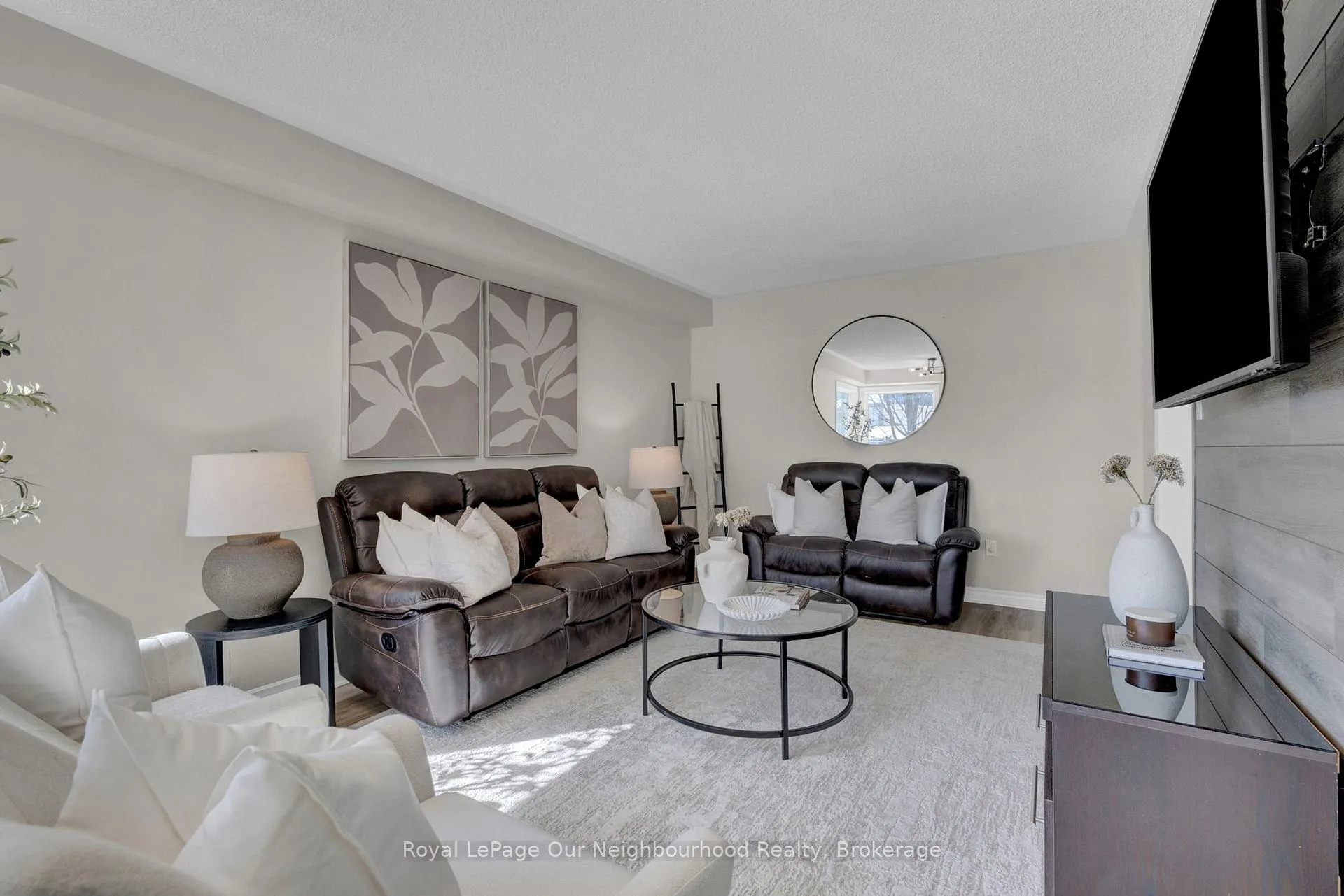 Photo 11 of 31 Brownstone Crescent, Clarington, Courtice — HOMEH