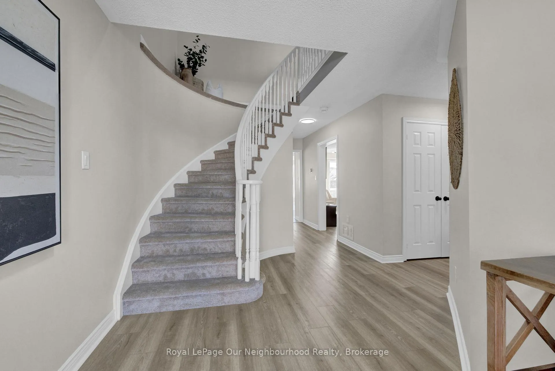 Photo 15 of 31 Brownstone Crescent, Clarington, Courtice — HOMEH