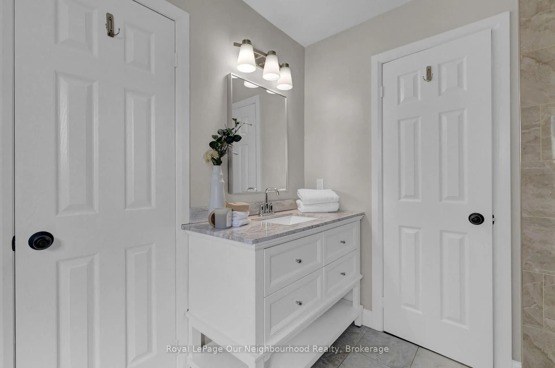 Photo 27 of 31 Brownstone Crescent, Clarington, Courtice — HOMEH