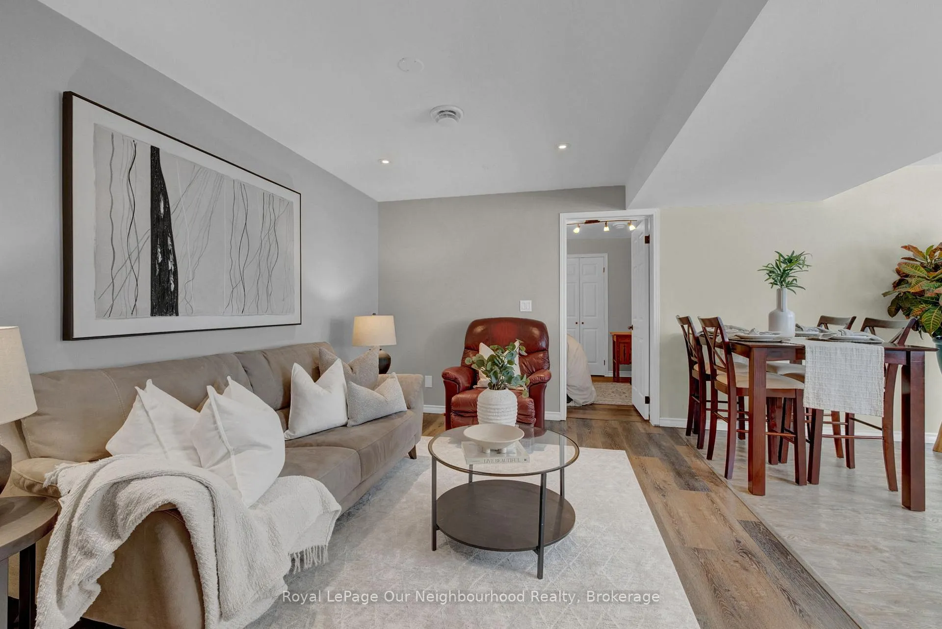 Photo 32 of 31 Brownstone Crescent, Clarington, Courtice — HOMEH