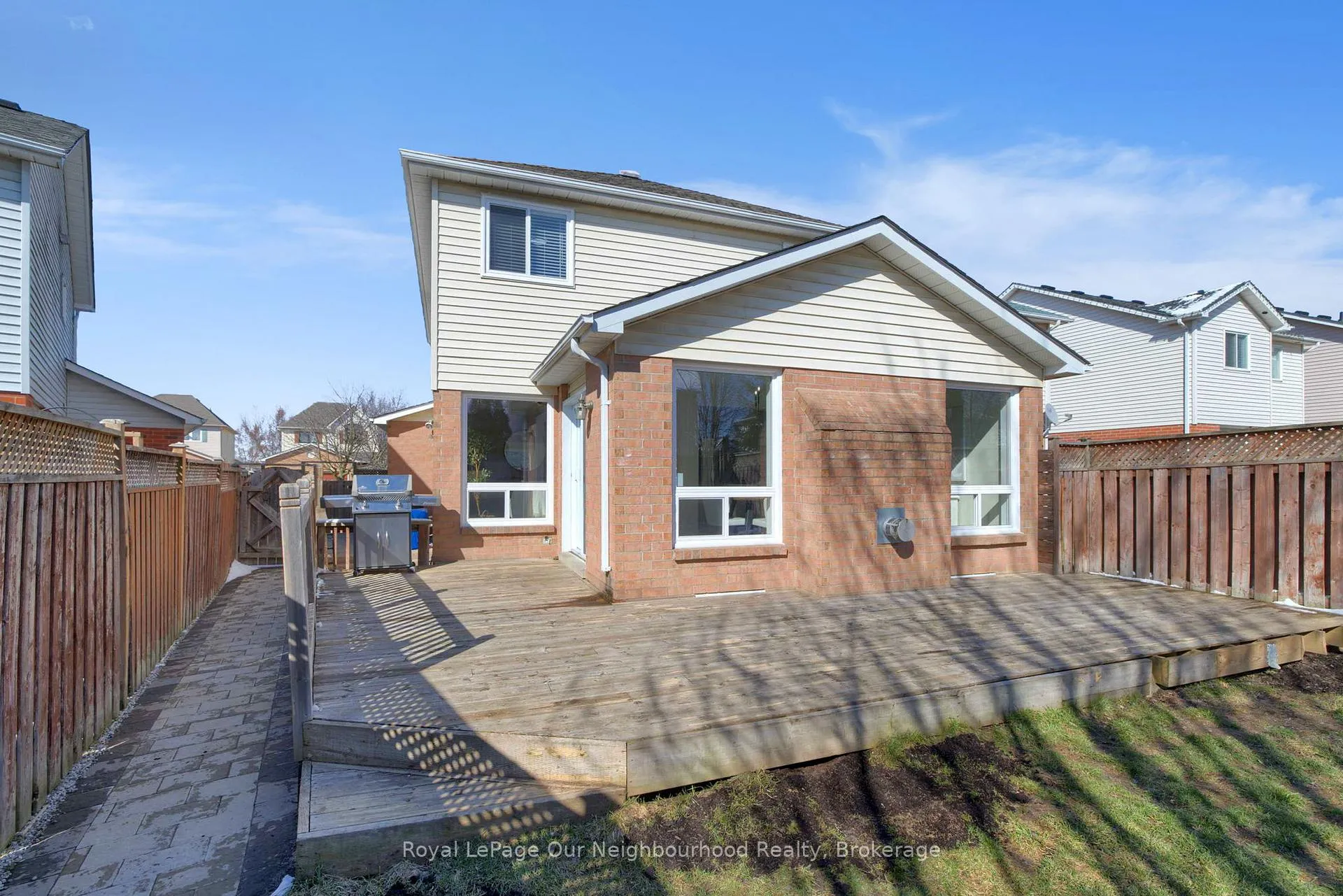 Photo 36 of 31 Brownstone Crescent, Clarington, Courtice — HOMEH