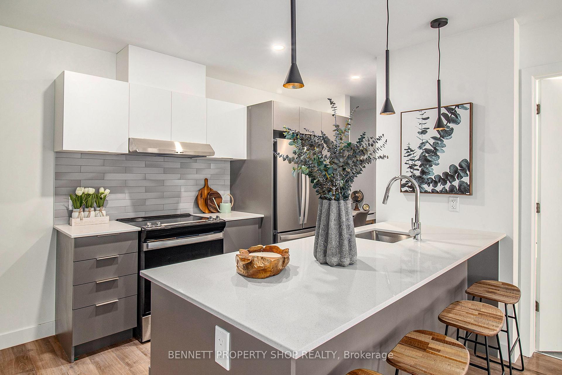 Photo 10 of Unit 406, 600 Mountaineer, Ottawa, Elmvale Acres — HOMEH