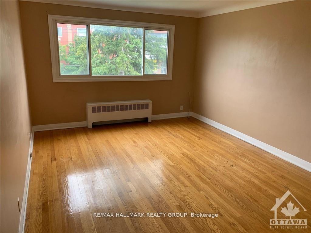 Photo 2 of Unit 3, 1064 Merivale Road, Ottawa, Carlington — HOMEH