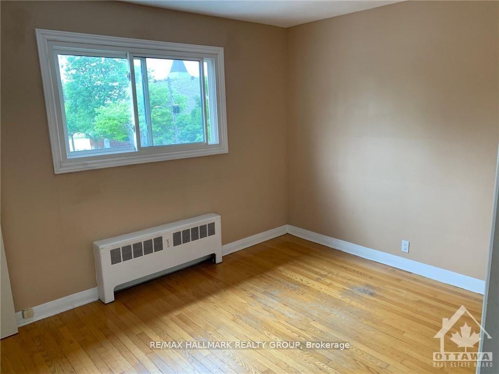 Photo 5 of Unit 3, 1064 Merivale Road, Ottawa, Carlington — HOMEH